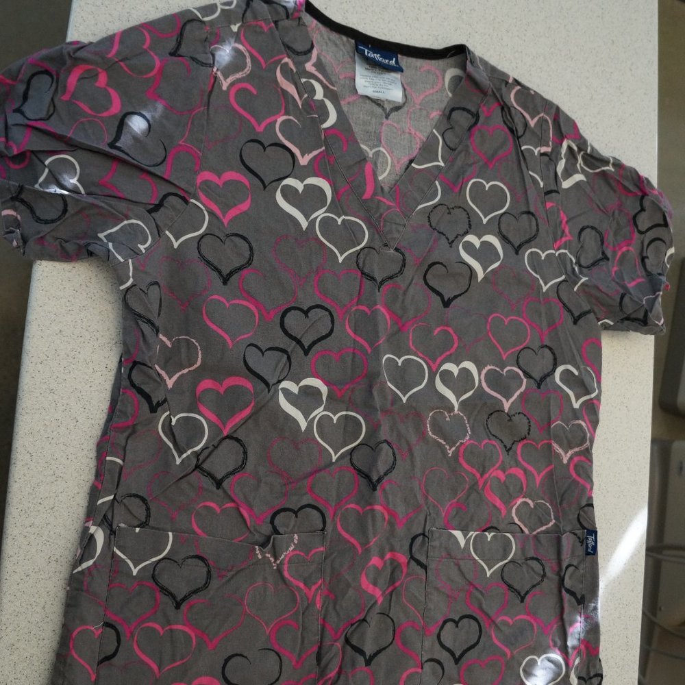 Tafford Gray Heart Unisex Scrub Top